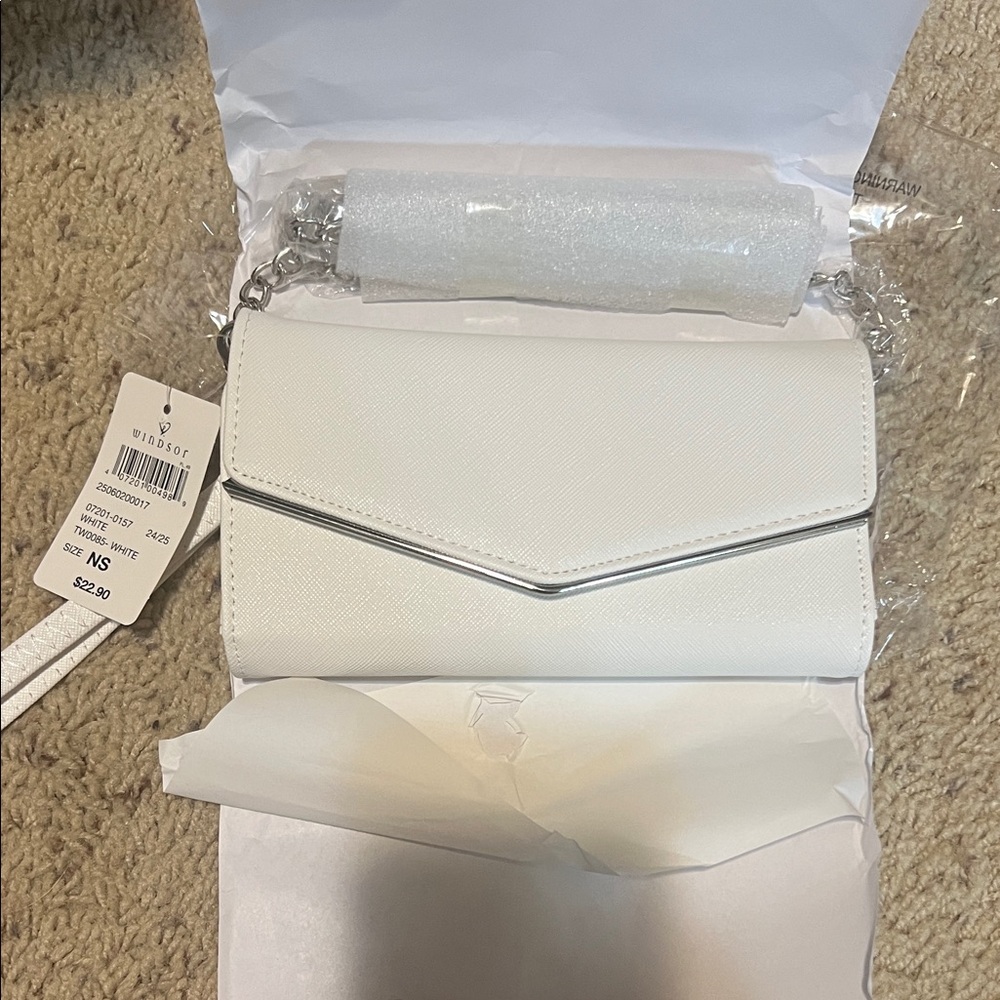 Windsor White Clutch with Chain Strap